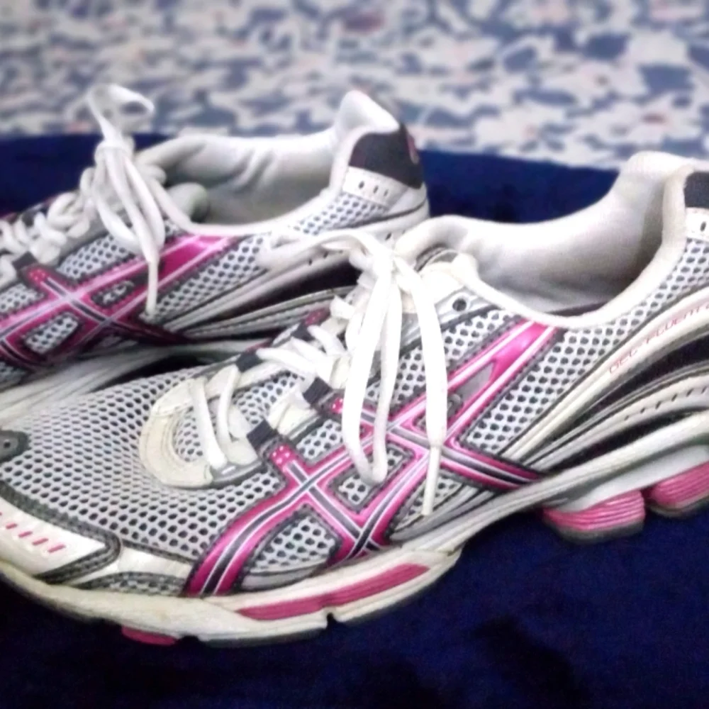 ASICS Running Shors - Picture 1 of 1